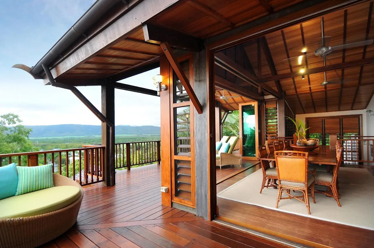 Villa Empat Puluh Dua Port Douglas